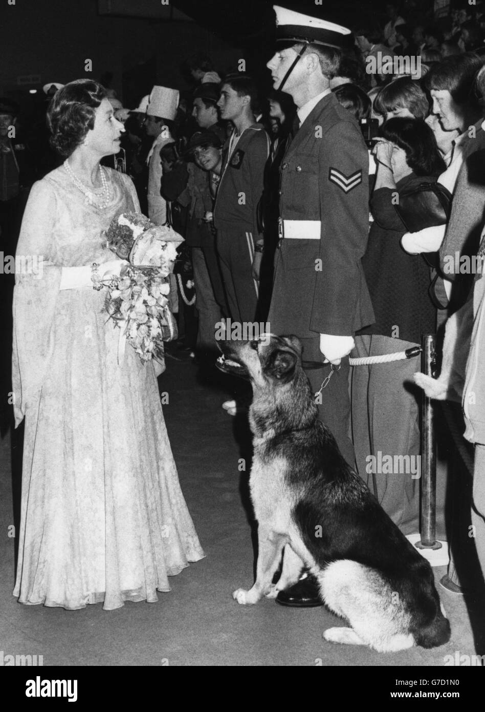 Royalty - Queen Elizabeth II - Earls Court, Londra Foto Stock