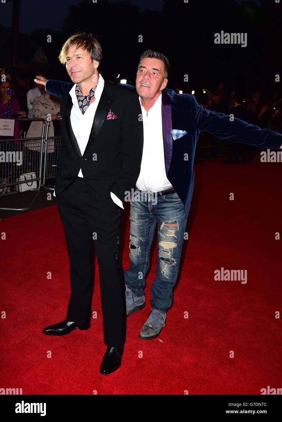 Steve Norman e John Keeble partecipano alla prima di Soul Boys of the Western World, Spandau Ballet: The Film alla Royal Albert Hall di Londra. Foto Stock