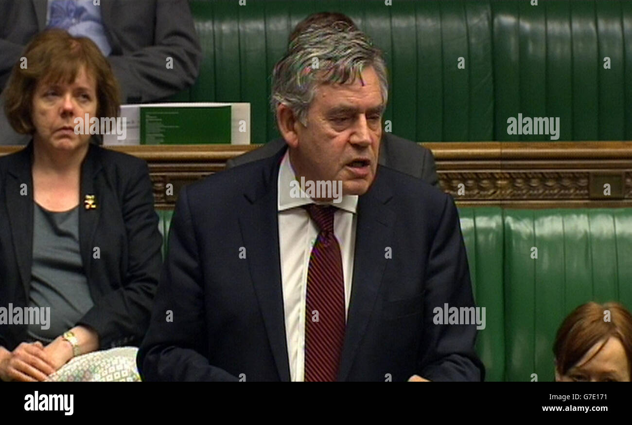 L'ex primo ministro Gordon Brown parla durante un breve dibattito sulle relazioni del governo britannico con la Scozia nella Camera dei Comuni di Londra. Foto Stock