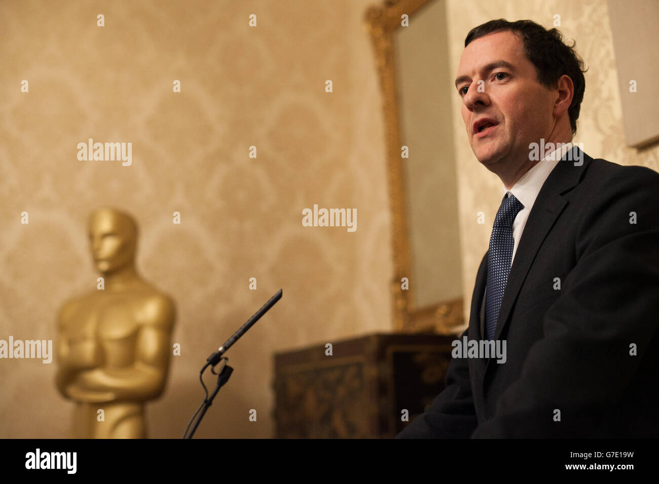 Cancelliere George Osborne alla reception dell'Academy of Motion Pictures Arts and Sciences, l'evento celebra i nuovi membri di&Acirc;&nbsp;UK AMPAS per il 2014 dopo un anno particolarmente forte per i talenti britannici agli Oscar. Foto Stock