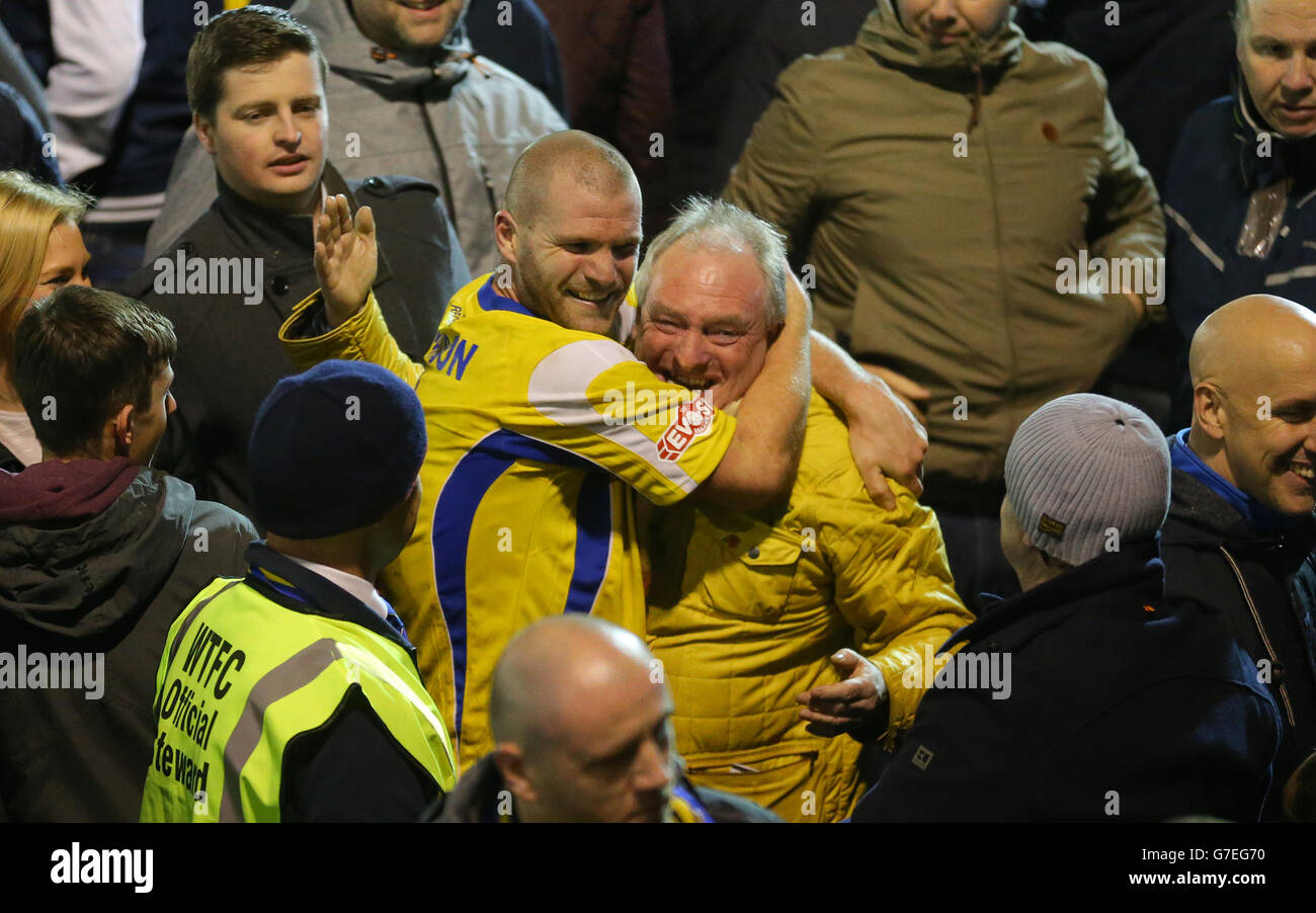 Il Craig Robinson di Warrington Town celebra la vittoria durante la prima partita della fa Cup al Cantliner Park di Warrington. PREMERE ASSOCIAZIONE foto. Data immagine: Venerdì 7 novembre 2014. Guarda la storia di calcio della PA Warrington. Il credito fotografico dovrebbe essere: Dave Thompson/PA Wire. Foto Stock