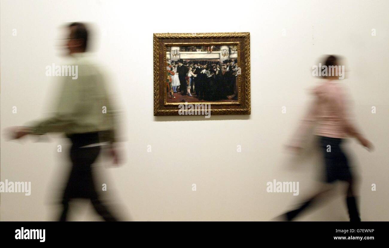 Manet's 'The Masked Ball at the Opera' (1873) presso la Whitechapel Gallery nella zona est di Londra. Dalla National Gallery di Washington, il dipinto è il primo capolavoro impressionista francese ad essere esposto nell'East End e fa parte di una nuova importante mostra che si apre il 3 dicembre 2004. "Volti nella folla - Picturing Modern Life from Manet to Today" si terrà fino al 6 marzo 2005. Foto Stock
