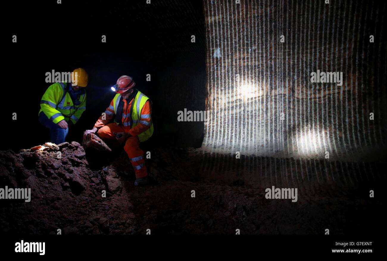 Bussola miniera di sale minerale. I minatori lavorano alla superficie del sale, a 500 metri sotto la superficie della miniera di sale minerale Compass di Winsford, Cheshire. Foto Stock