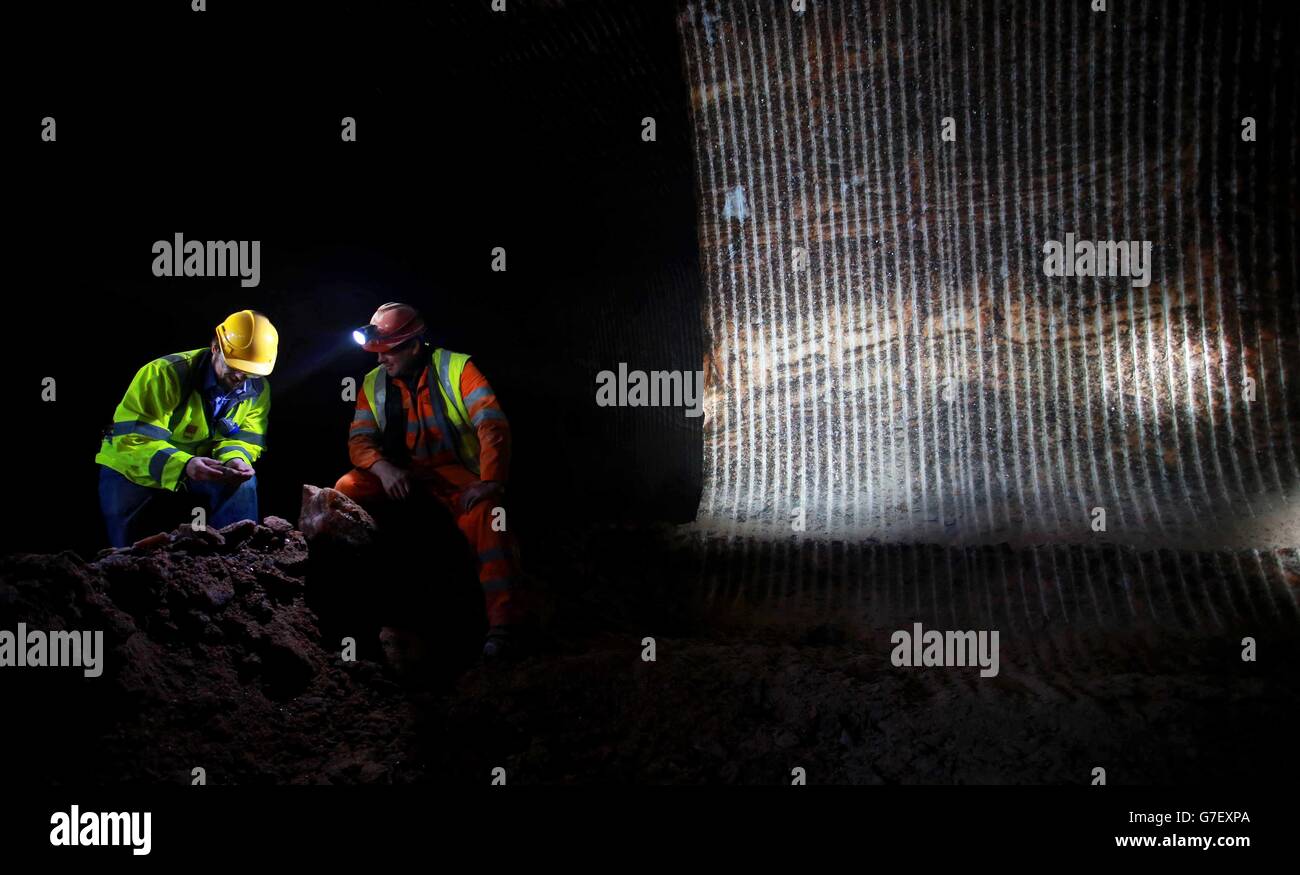 Bussola miniera di sale minerale. I minatori lavorano alla superficie del sale, a 500 metri sotto la superficie della miniera di sale minerale Compass di Winsford, Cheshire. Foto Stock