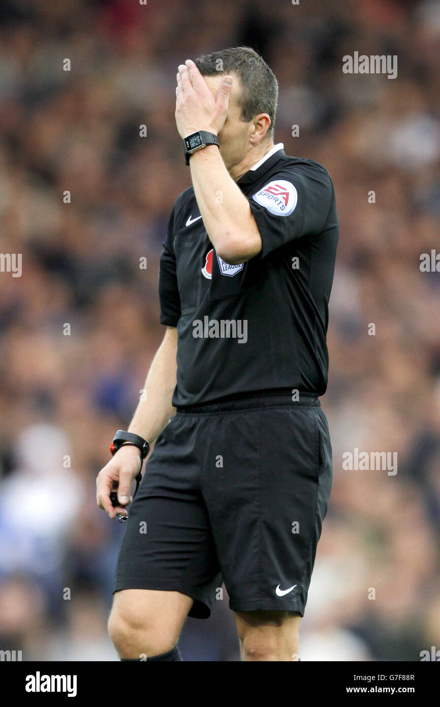 Calcio - Barclays Premier League - Everton v Swansea City - Goodison Park. Arbitro Kevin Friend Foto Stock