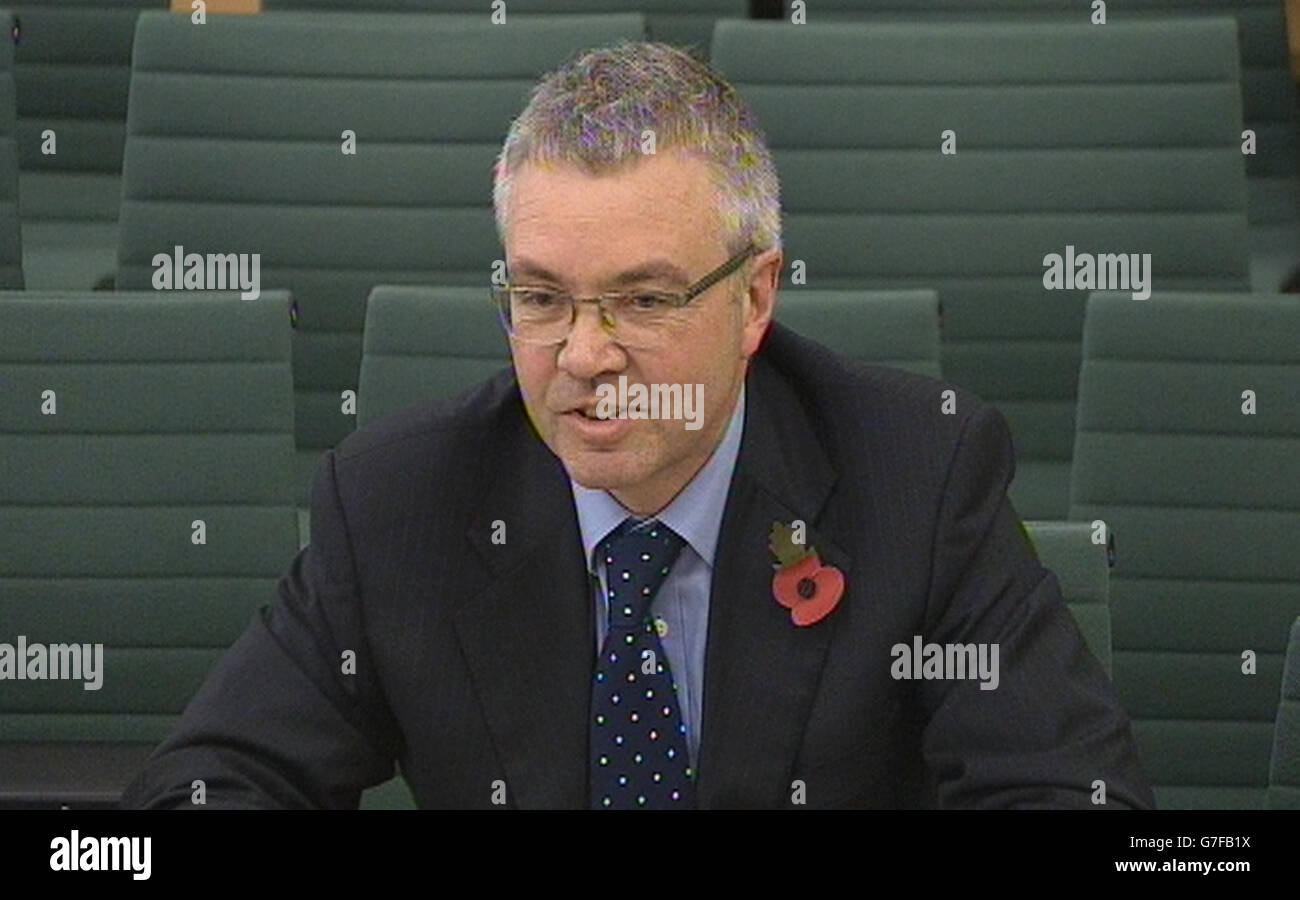 Peter Wanless risponde alle domande poste di fronte alla commissione per gli affari interni della Camera dei Comuni di Londra sul tema degli abusi storici sui minori. Foto Stock
