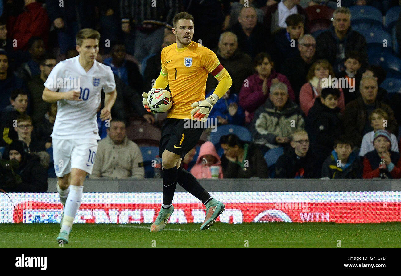 Calcio - Internazionale Under 21 amichevole - Inghilterra / Portogallo - Turf Moor. Inghilterra U21's Jack Butland in azione contro il Portogallo U21 durante l'International friendly a Turf Moor, Burnley. Foto Stock