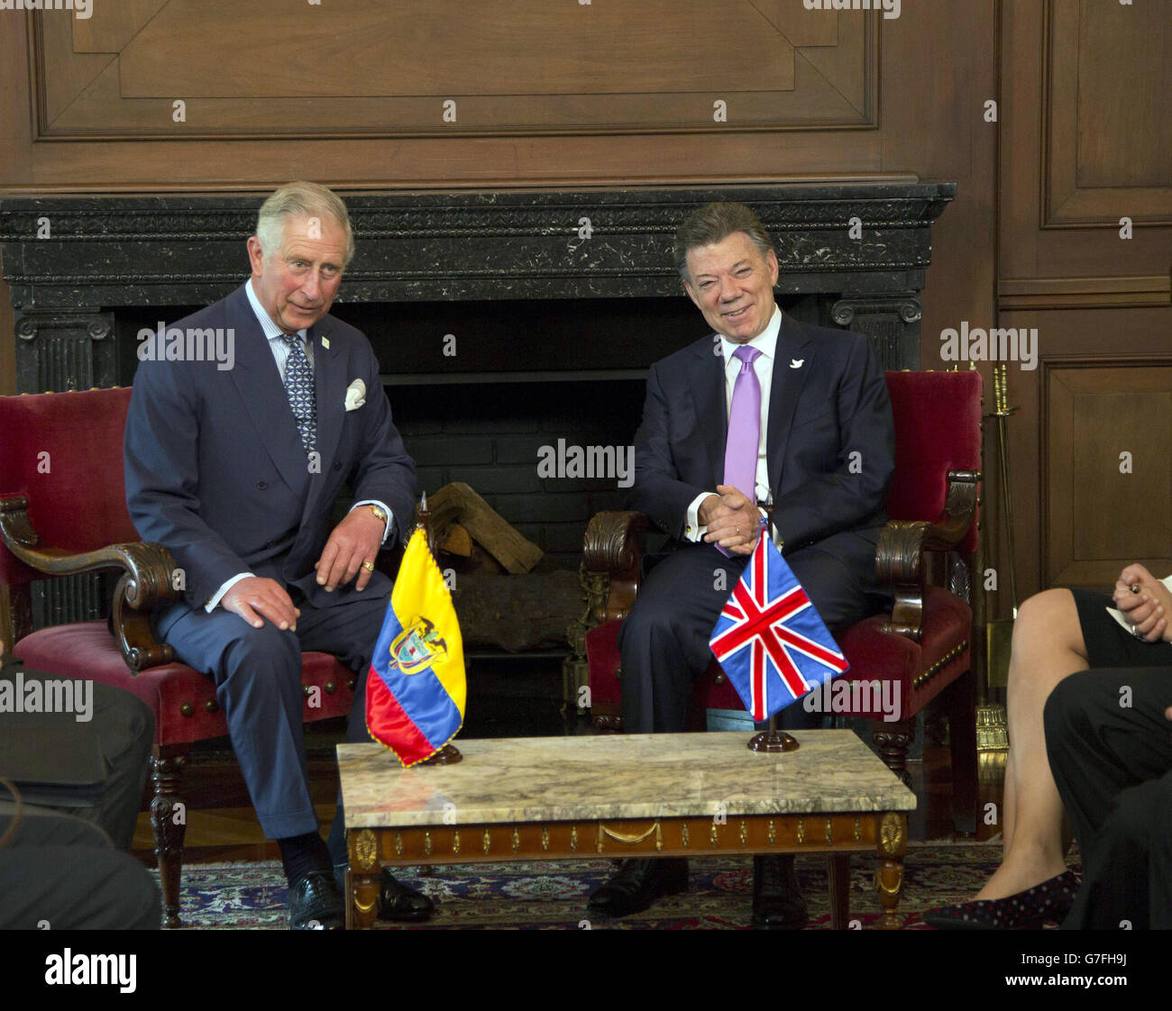 Il Principe del Galles partecipa a un incontro bilaterale nel corso di un'accoglienza cerimoniale al Palacio de Narino di Bogotà, Colombia, ospitato dal Presidente Santos e dalla signora marcia Santos. Foto Stock