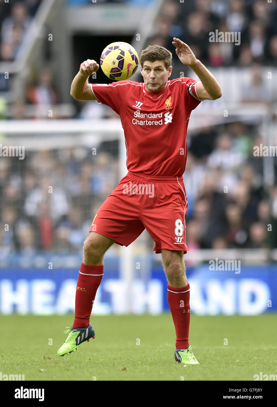 Steven Gerrard di Liverpool durante la partita della Barclays Premier League al St. James' Park, Newcastle. PREMERE ASSOCIAZIONE foto. Data immagine: Sabato 1 novembre 2014. Scopri la storia di calcio della Pennsylvania Newcastle. Il credito fotografico dovrebbe leggere Owen Humphreys/PA Wire. . . Foto Stock