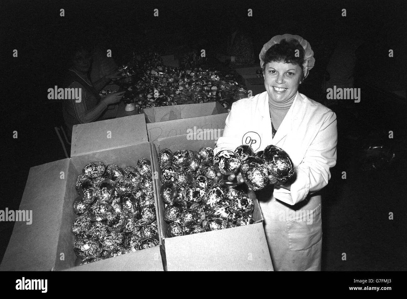 News - Uova di Pasqua impostata per il Medio Oriente - Annette Lee - O.P. Cioccolatini - Merthyr Tydfil, Galles del Sud Foto Stock