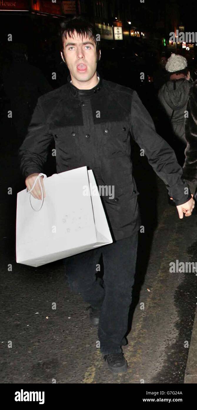 Liam Gallagher arriva per la sua fidanzata, Nicole Appleton's 30th birthday party alla Soho House nel centro di Londra. Foto Stock
