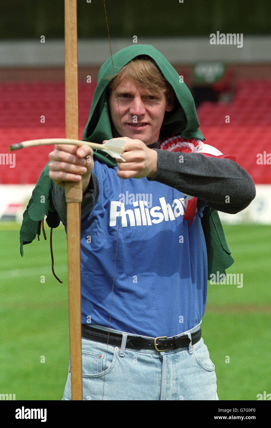 Calcio - fa CUP FINAL PHOTOCALL - Nottingham Forest - giocatore con arco e freccia. Stuart Pearce Foto Stock
