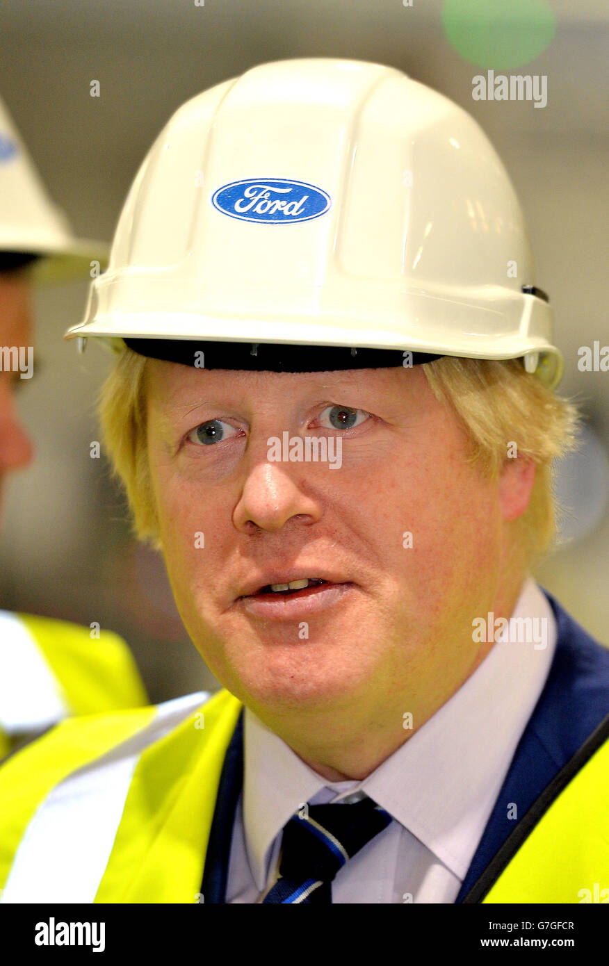 Il sindaco di Londra Boris Johnson fa un tour del nuovo prototipo di impianto di motori diesel Ford presso lo stabilimento Ford Dagenham di Essex. Foto Stock