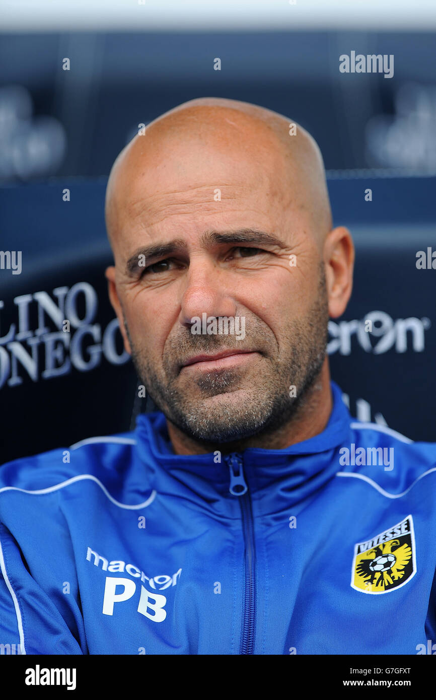 Calcio - Pre Season friendly - Bolton Wanderers v Vitesse Arnhem - Macron Stadium. Vitesse Arnhem manager Peter Bosz. Foto Stock