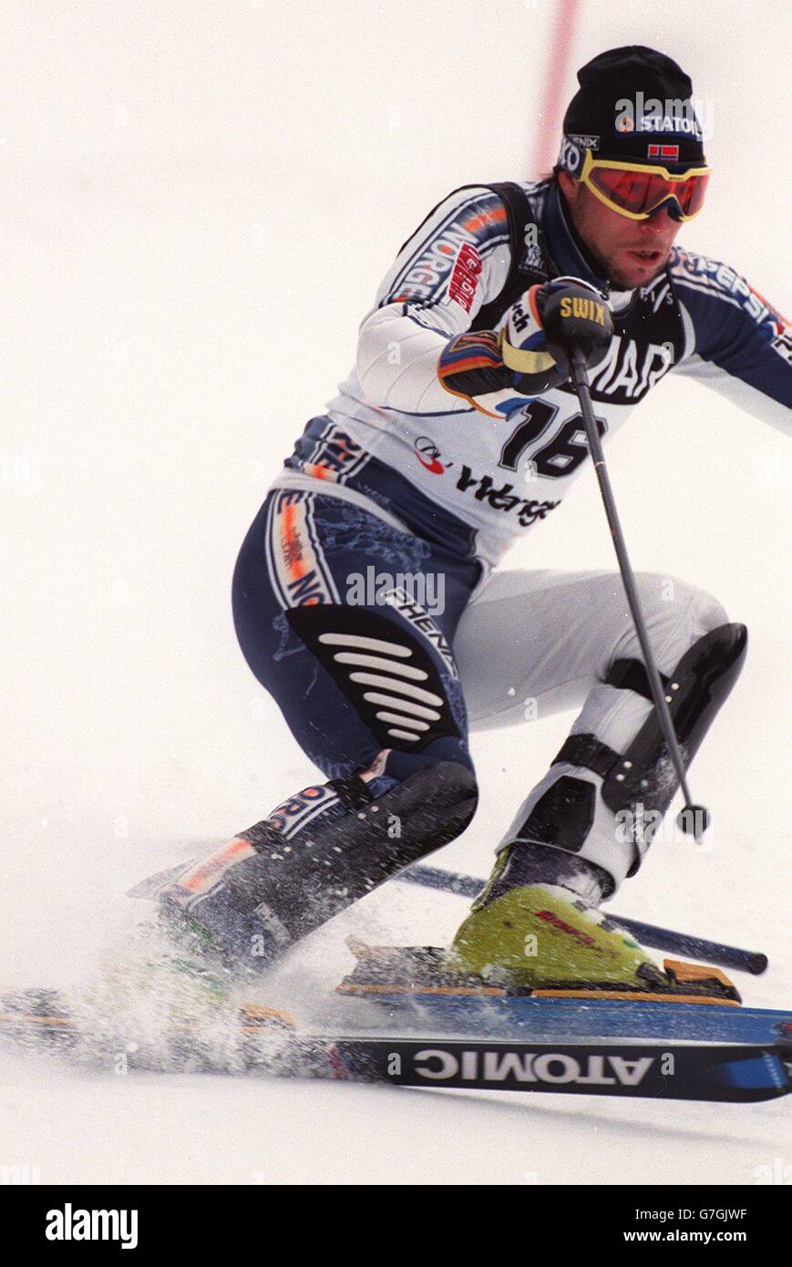 Sci ... Mens di slalom della Coppa del mondo ... Wengen ... Il Cafe de Colombia Foto Stock