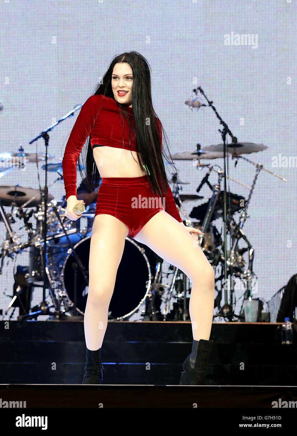 Capital FM Jingle Bell Ball 2014 - Domenica. L'ESCLUSIVO Jessie J live sul palco durante la Capital FM Jingle Bell Ball 2014 che si tiene presso la O2 Arena di Londra Foto Stock