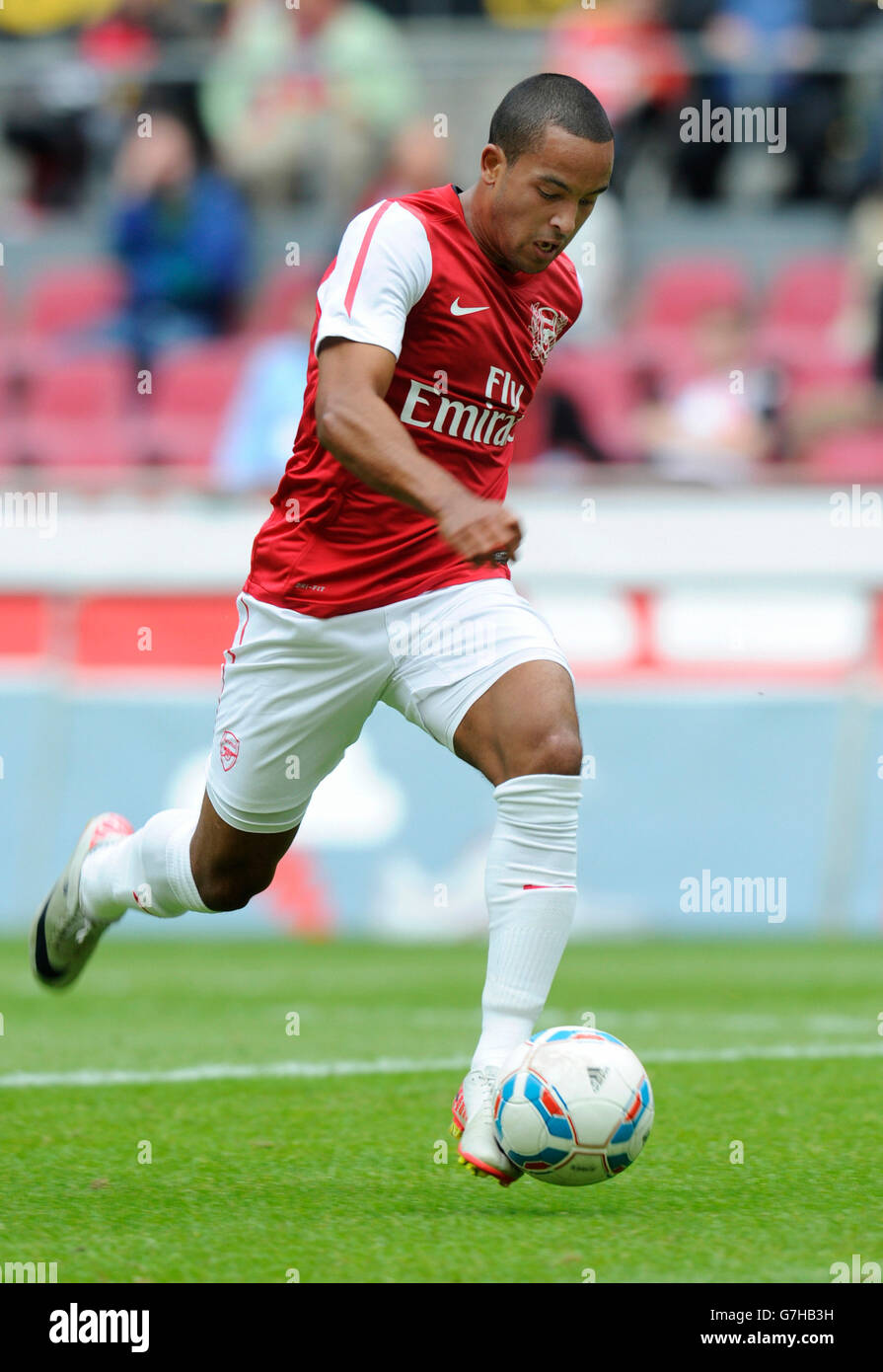 Theo Walcott di Arsenal Football durante il test match tra FC Colonia 1-2 Arsenal, Rhein-Energie-Stadion, Colonia Foto Stock