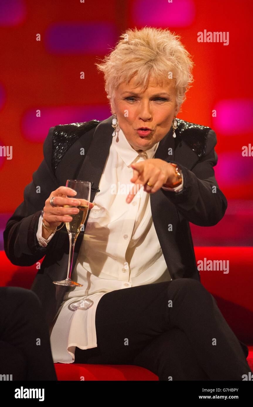 Julie Walters durante le riprese del Graham Norton Show presso i London Studios, nel centro di Londra. Foto Stock