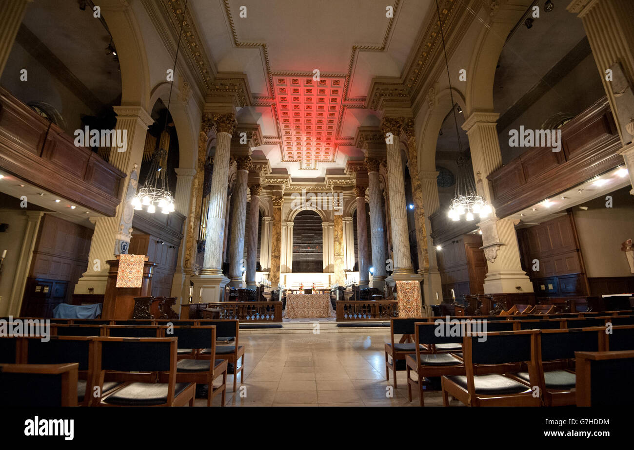 Cattedrale di Birmingham, viste generali. Una vista generale dell'interno della Cattedrale di Birmingham Foto Stock