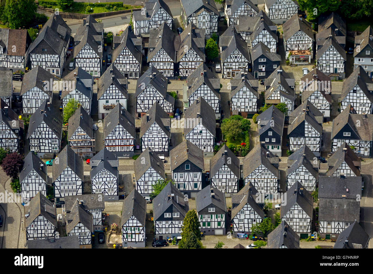 Vista aerea, semi-case con travi di legno, vecchie macchie, Freudenberg il centro storico, Freudenberg, Patrimonio Mondiale, Siegen-Wittgenstein Foto Stock Vista aerea, semi-case con travi di legno, vecchie macchie, Freudenberg il centro storico, Freudenberg, Patrimonio Mondiale, Siegen-Wittgenstein Foto Stock