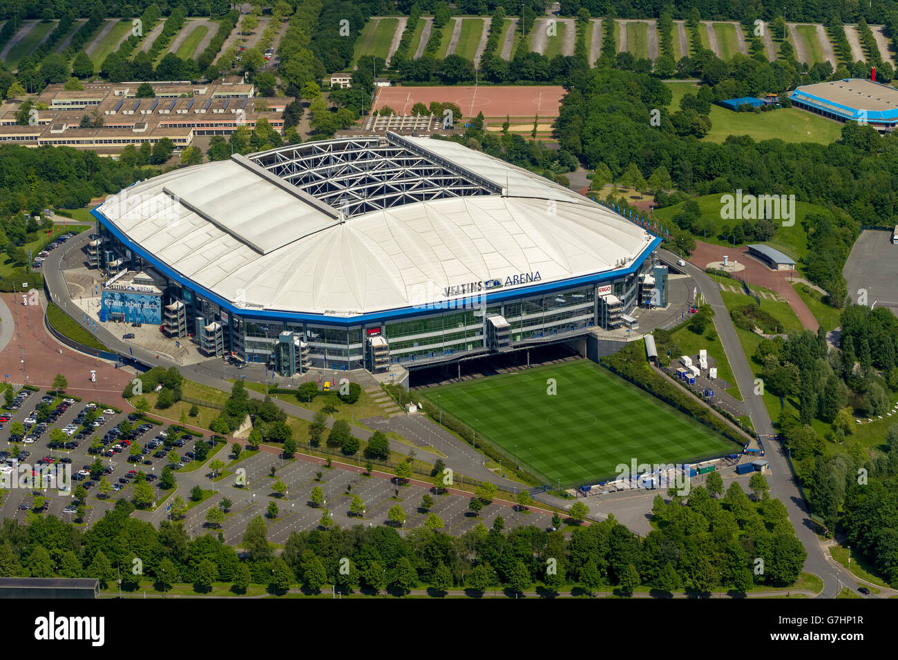 Vista aerea, Veltins Arena con scrittura, Schalke Stadium, Gelsenkirchen, Gelsenkirchen-Buer, la zona della Ruhr, Renania settentrionale-Vestfalia Foto Stock