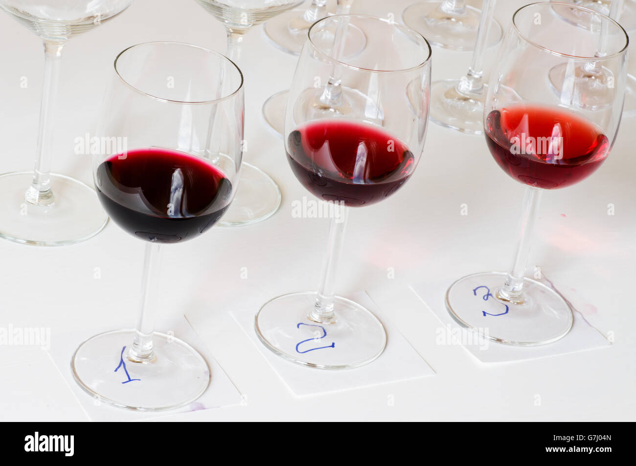 Numero per la degustazione del vino bicchieri Foto Stock