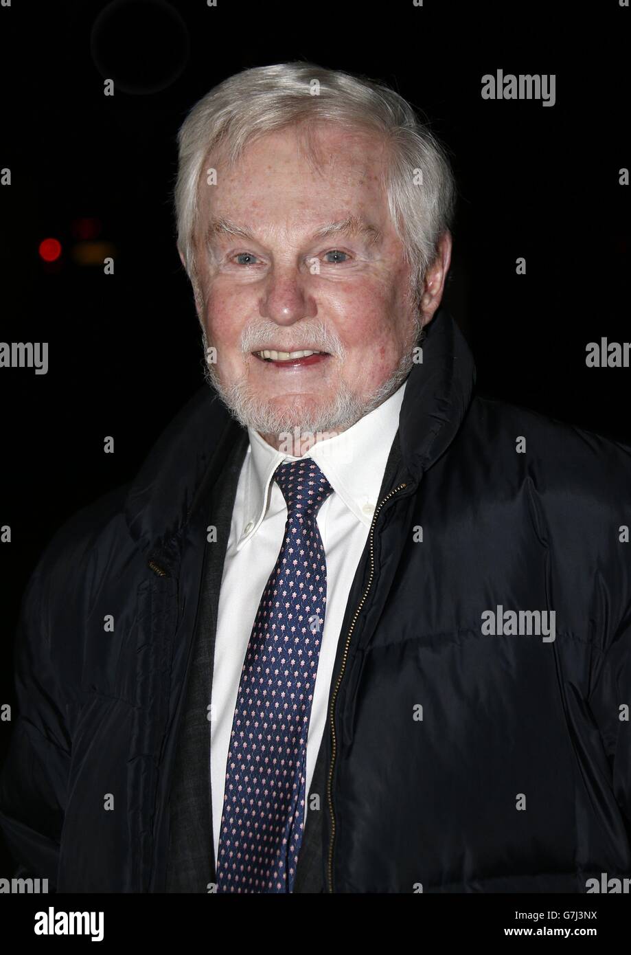 Derek Jacobi partecipa all'ottantesimo compleanno di Dame Maggie Smith alle 34 di Grosvenor Square, Londra. Foto Stock