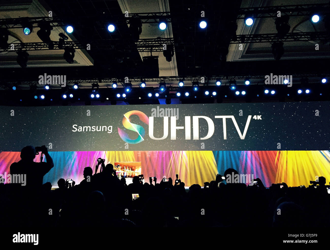 Lo stand Samsung SUHD TV al Consumer Electronics Show (CES) a Las Vegas. Foto Stock