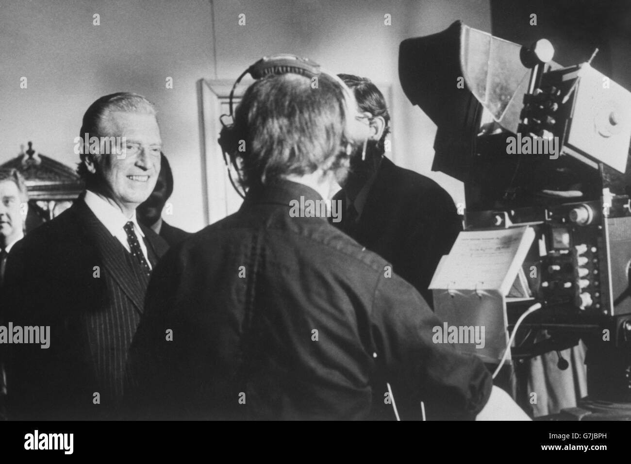 John Freeman, ex ambasciatore britannico negli Stati Uniti, al piano dello studio dopo una conferenza stampa, quando è stato annunciato che doveva essere nominato Presidente e Chief Executive della London Weekend Television (LWT). Foto Stock