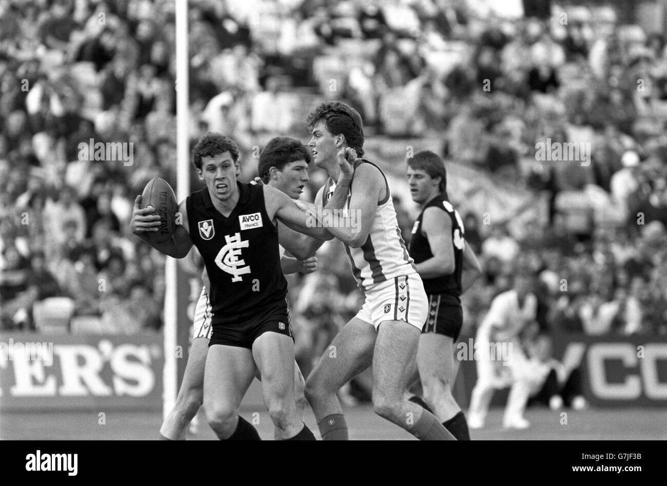 Australian Rules Football - Carlton v Melbourne - l'Ovale Foto Stock