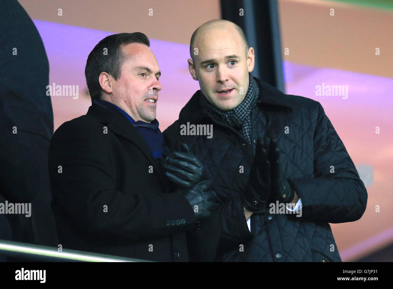 West Bromwich Albion Direttore vendite e marketing Adrian Wright con Legale/Segretario di Club Simon Carrington (a destra) Foto Stock