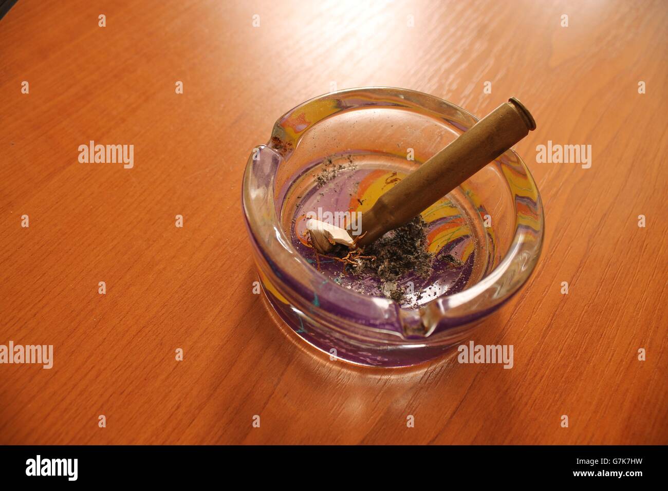 Modo metaforico per spiegare la cattiva influenza del fumo Foto Stock