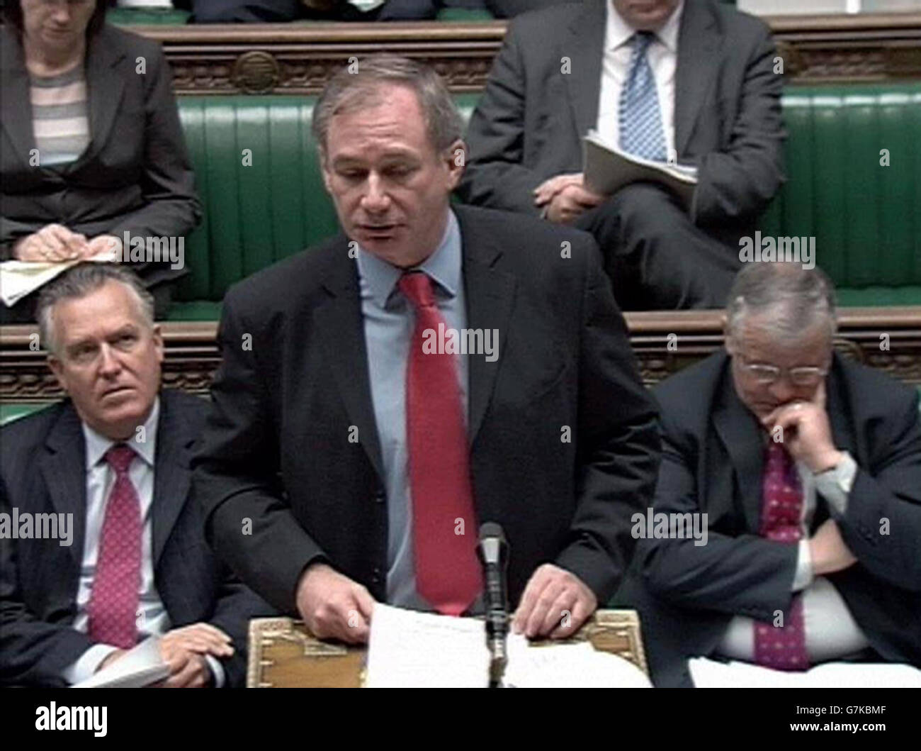 Il Segretario alla Difesa Geoff Hoon parla di cambiamenti nella struttura dell'esercito britannico. Foto Stock