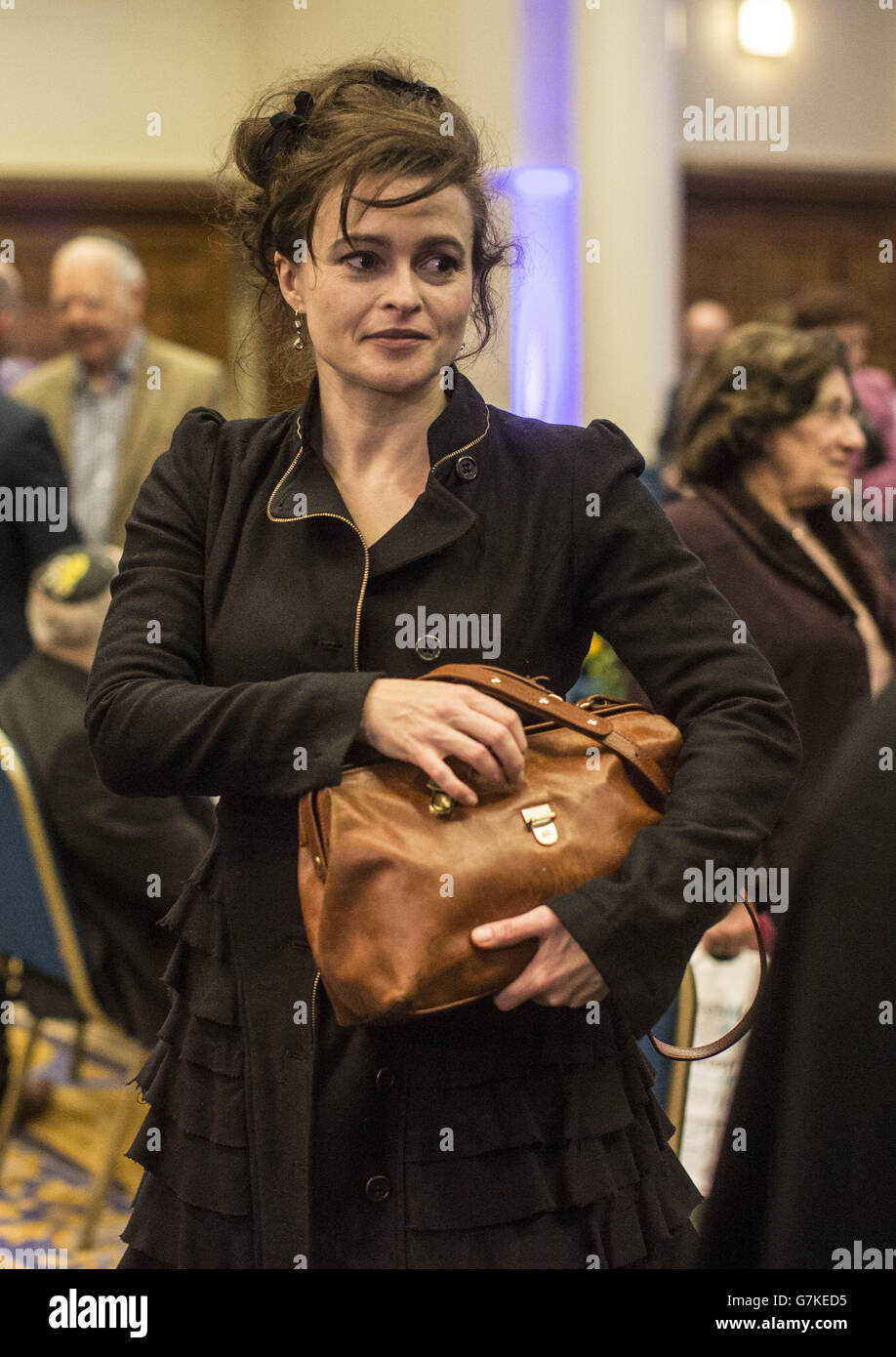 Attrice Helena Bonham carter presso un ricevimento al Methodist Central Hall di Londra, prima di un servizio per celebrare l'annuale Olocausto Memorial Day. Foto Stock