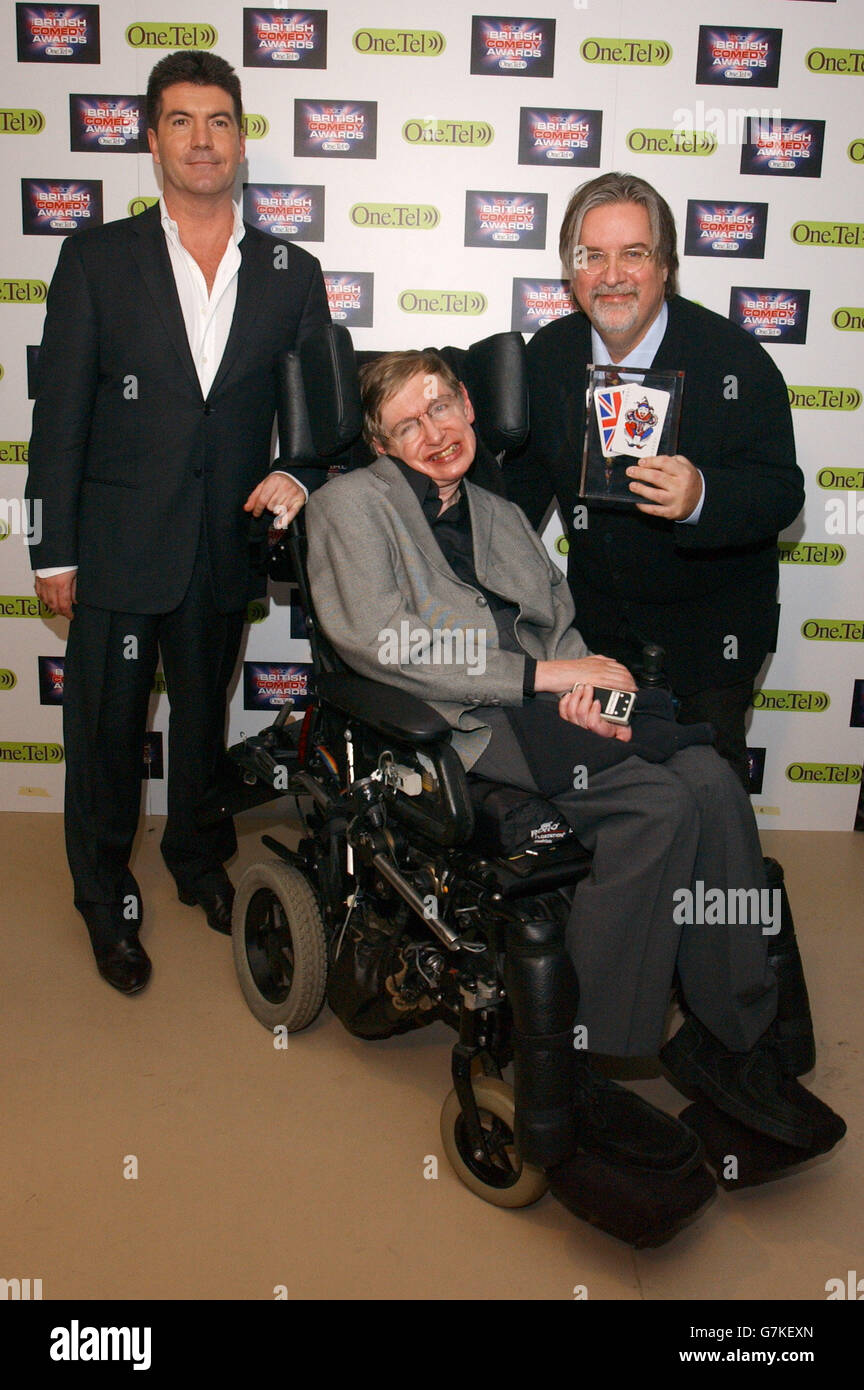 British Comedy Awards 2004 - London Television Studios. Simon Cowell e Stephen Hawking con Matt Groening e il suo eccezionale contributo Premio. Foto Stock