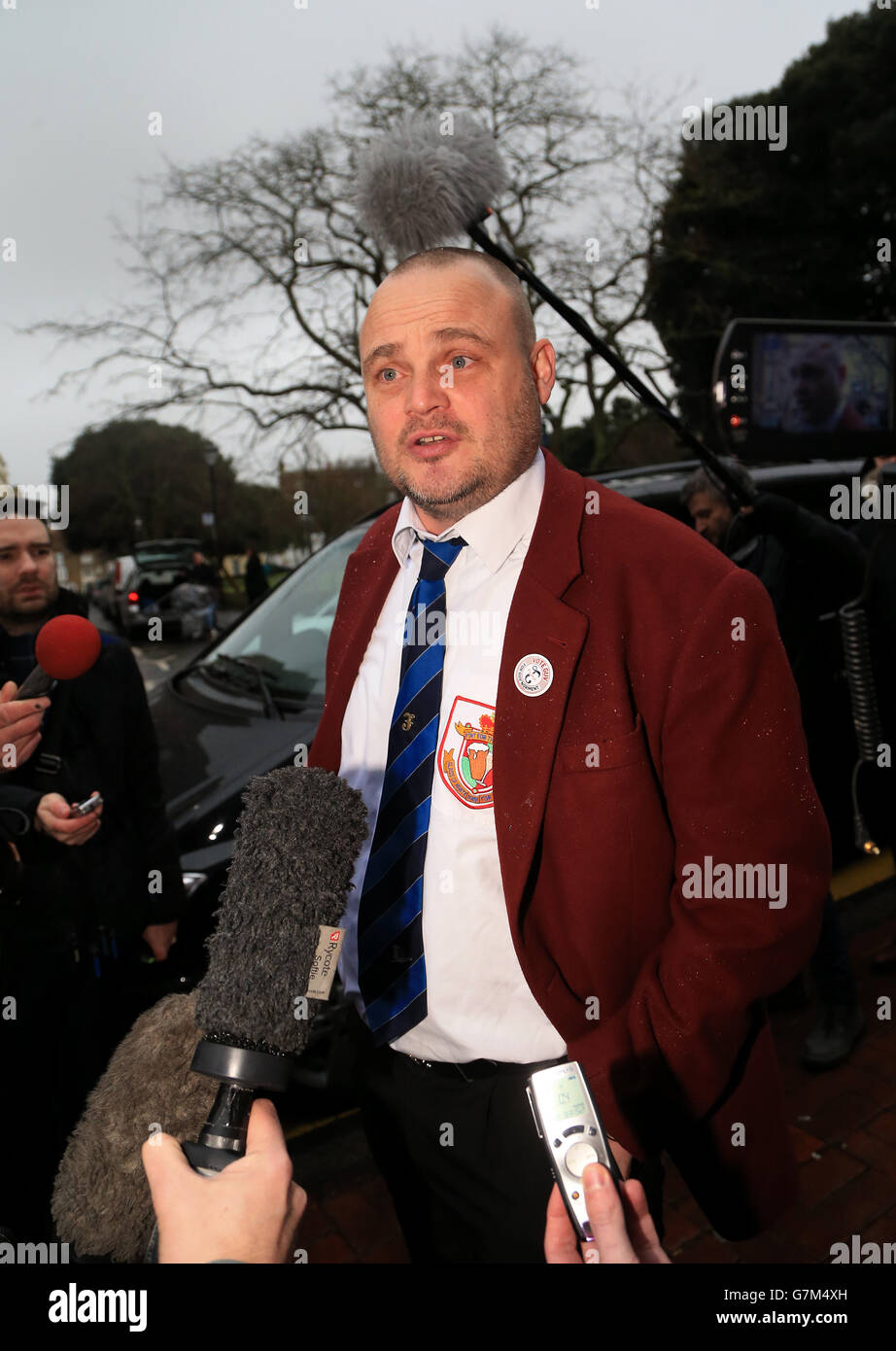 Il Pub Landlord al Murray arriva agli uffici del consiglio di Margate, Kent, per lanciare ufficialmente la sua campagna elettorale per battere il leader dell'UKIP Nigel Farage per un seggio in Parlamento. Foto Stock