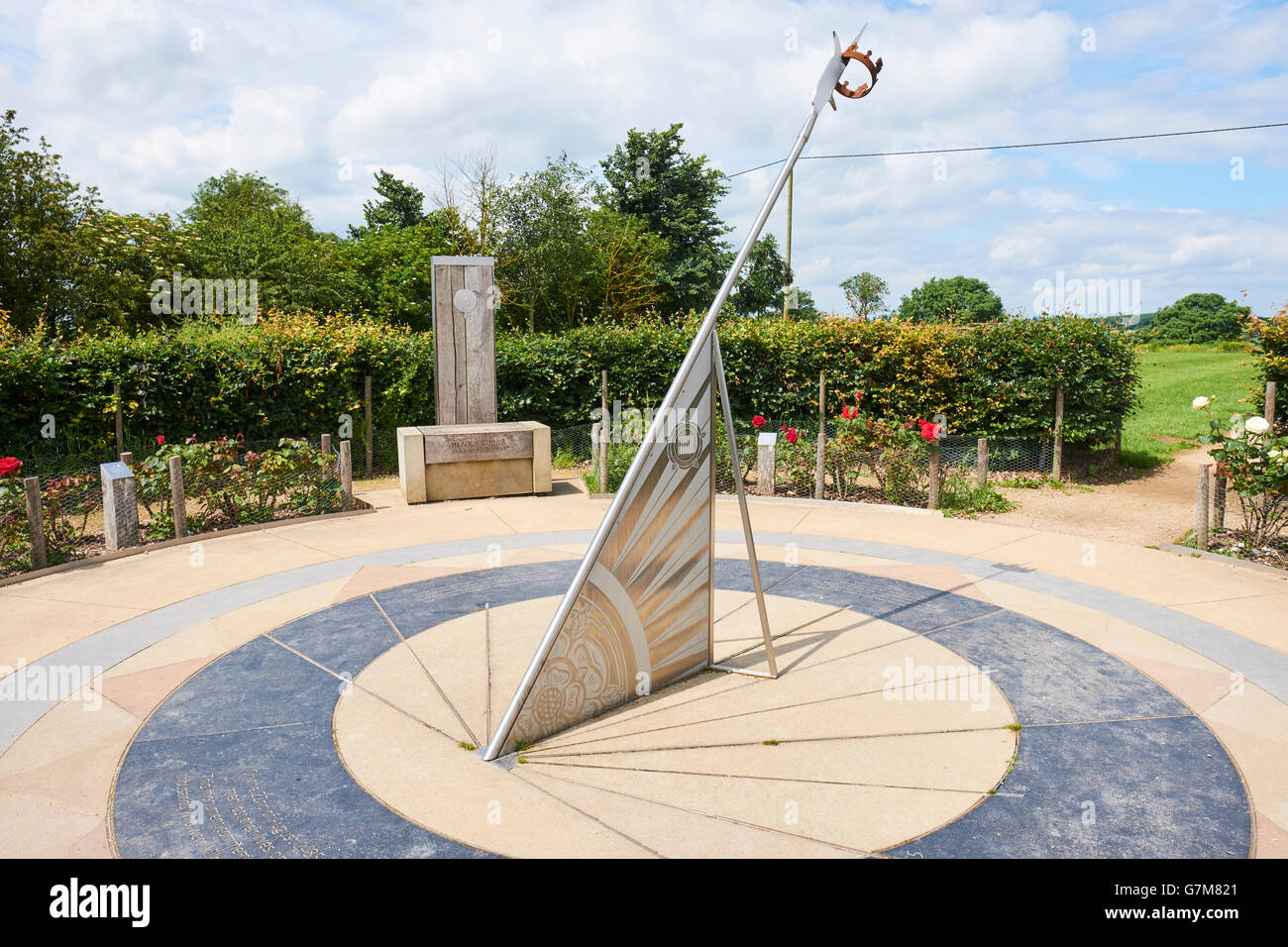 Il Sundial Memorial Bosworth Heritage Centre e Country Park Sutton Cheney LEICESTERSHIRE REGNO UNITO Foto Stock