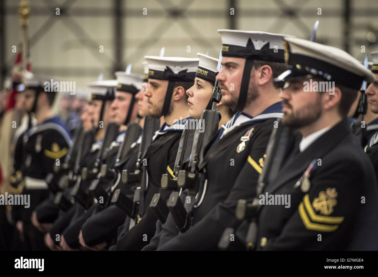 Marinai in parata durante una cerimonia di 'ali' cui hanno partecipato il Duca di York alla Royal Naval Air Station Yeovilton, Somerset. Foto Stock