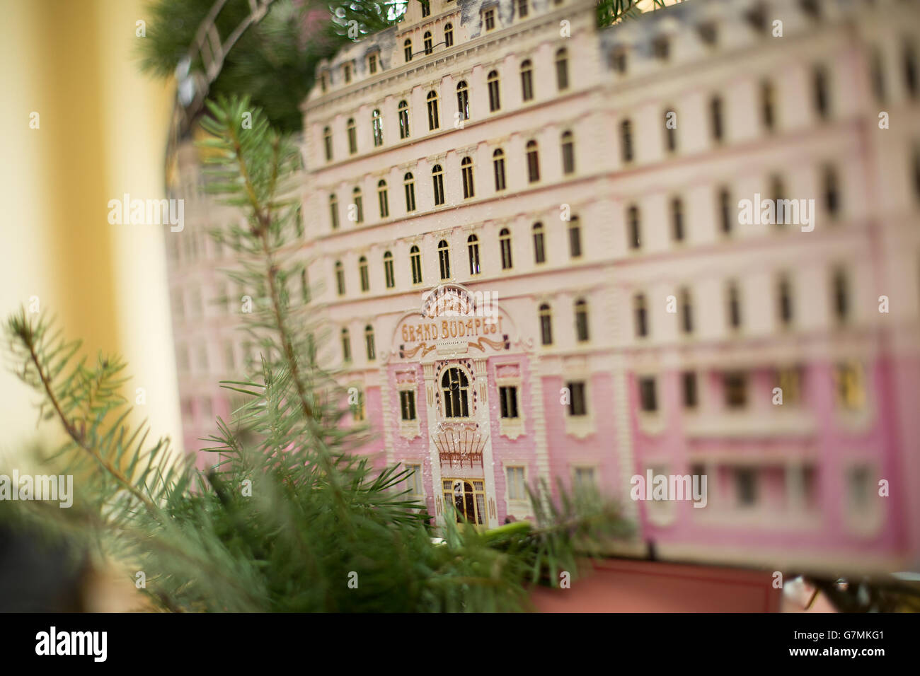 Un pezzo centrale ispirato alla nomina al miglior film dell'EE British Academy, 'The Grand Budapest Hotel' al Grosvenor House Hotel, Londra. Foto Stock