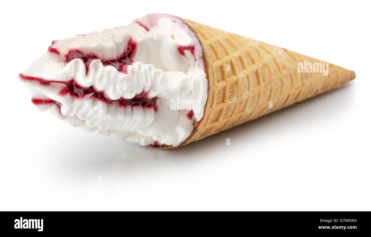 Il gelato in cono di cialda isolato su uno sfondo bianco. Foto Stock