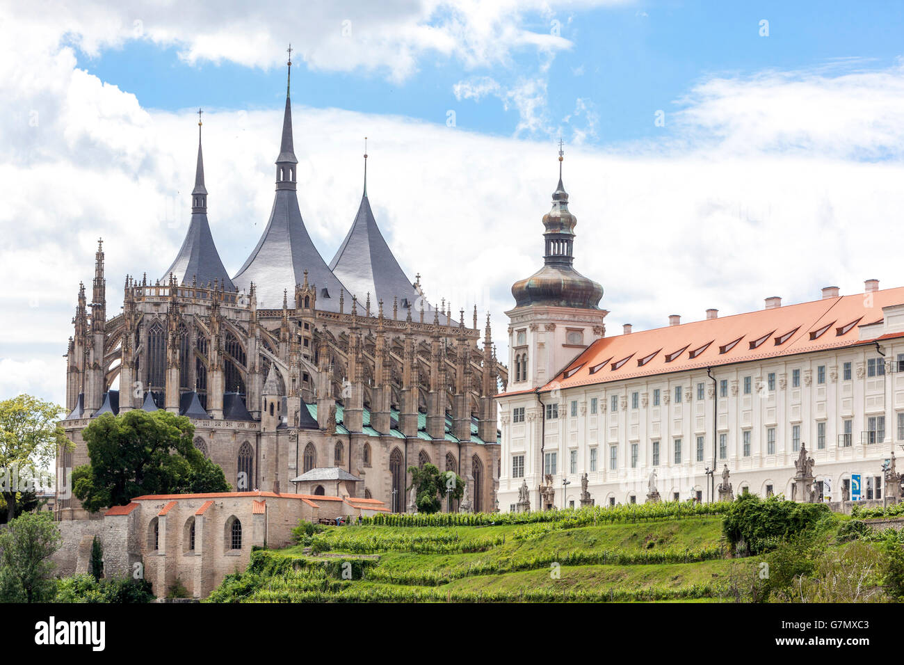 Collegio dei Gesuiti e la chiesa gotica Cattedrale Santa Barbara, Kutna Hora,UNESCO, Bohemia Repubblica Ceca Foto Stock