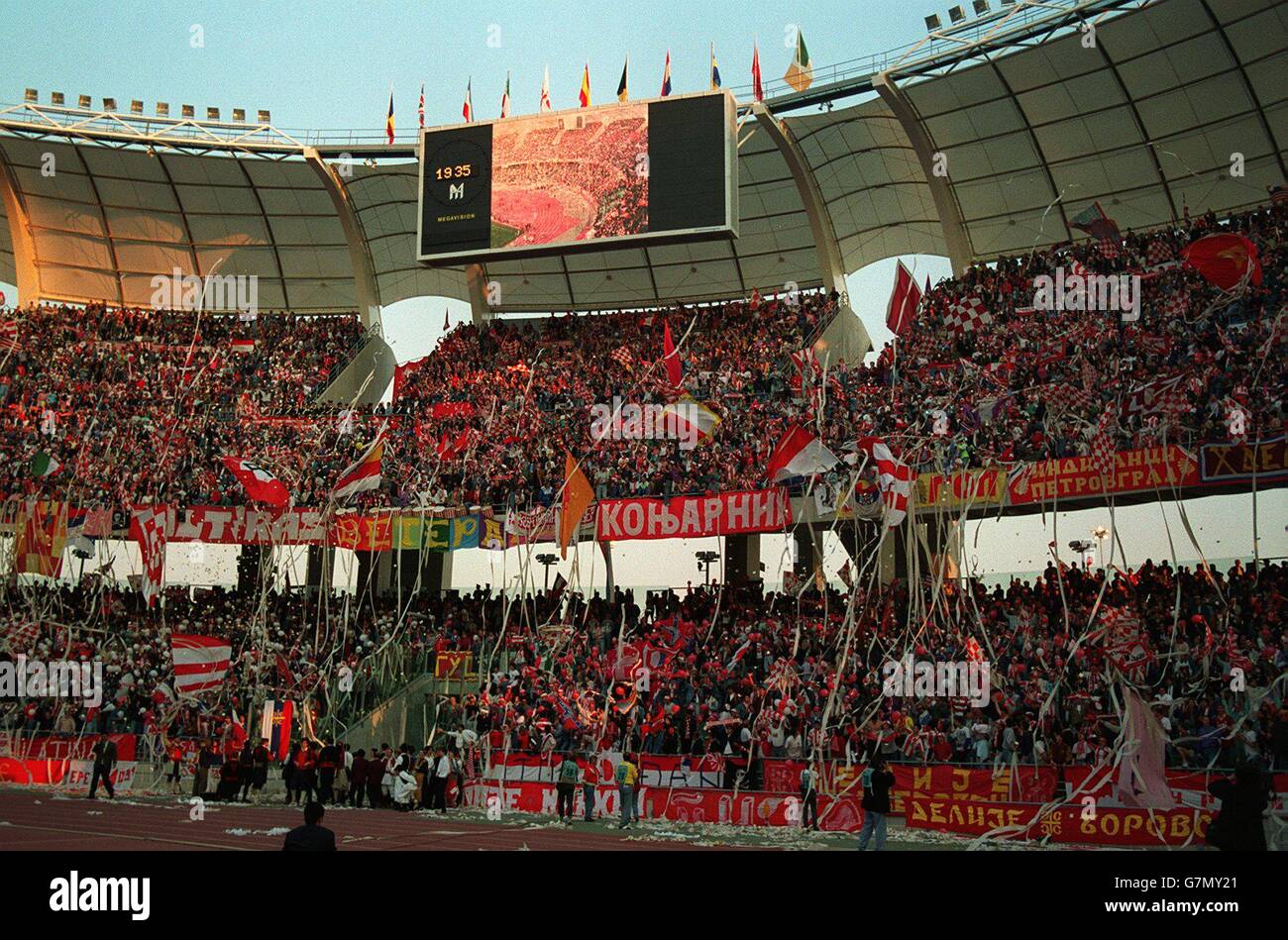 Finale della Coppa d'Europa - Marsiglia contro Red Star Belgrado - a Bari - Italia. Red Star Belgrado - sostenitori Foto Stock