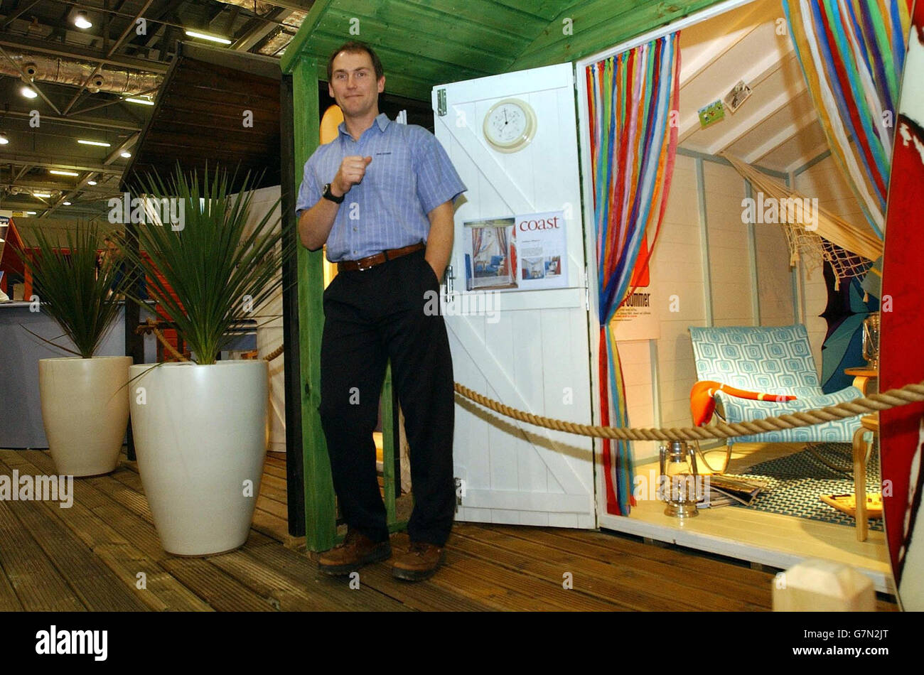 Schroeders London International Boat Show - centro Excel. Peter Goss si trova allo stand Corwall. Foto Stock