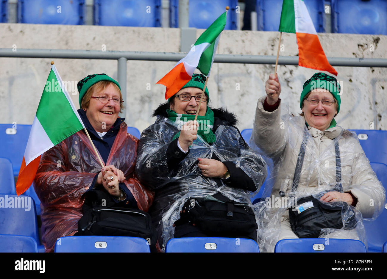 Rugby Union - 2015 RBS Six Nations - Italia / Irlanda - Stadio Olimpico. Tifosi irlandesi di rugby durante la partita delle 6 Nazioni RBS allo Stadio Olimpico di Roma. Foto Stock