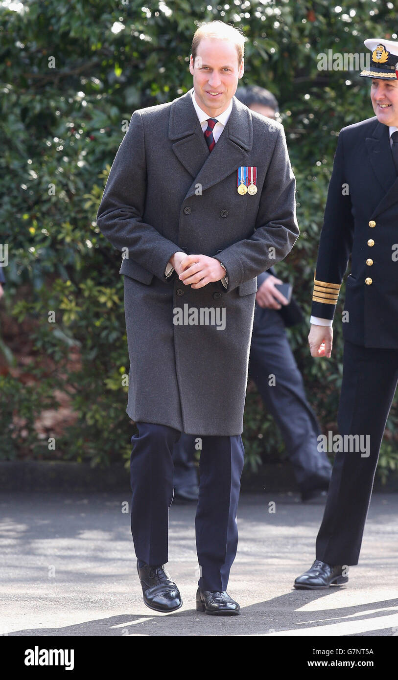 Il Duca di Cambridge visita il cimitero delle tombe di guerra del Commonwealth di Hogogoaya a Yokohama, appena fuori dalla capitale di Tokyo, durante il secondo giorno del suo viaggio in Giappone. Foto Stock