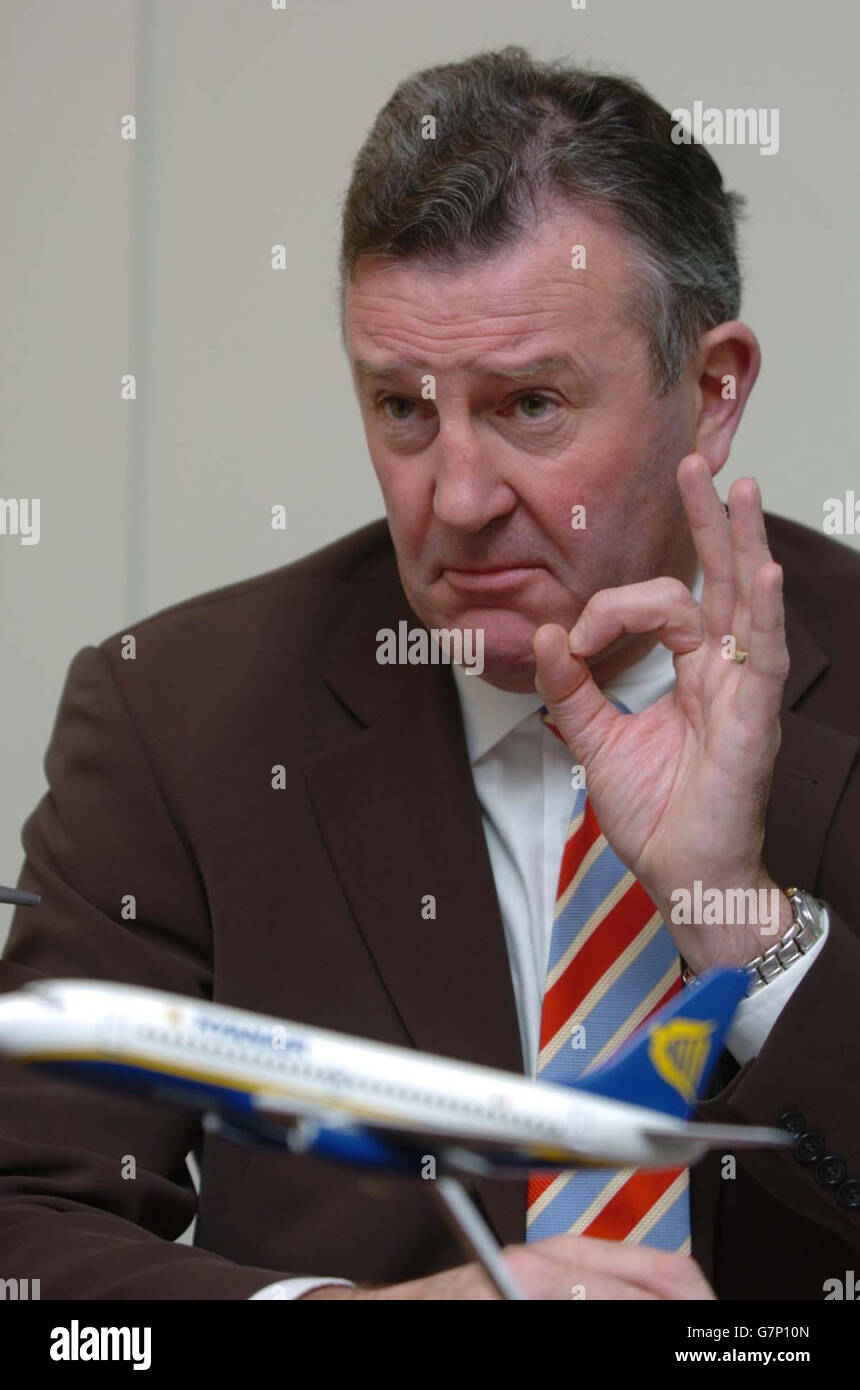 Michael Cawley, vice direttore generale di Ryanair, annuncia che questa estate la compagnia aerea lancerà sei nuove rotte tra l'Europa e Dublino. Foto Stock