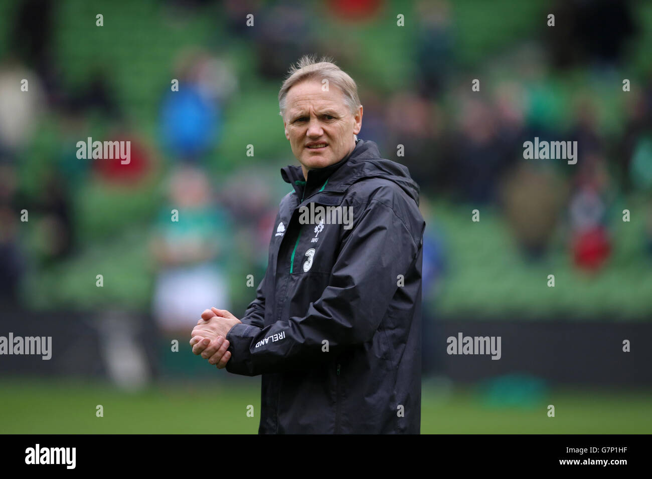 Il capo dell'Irlanda Joe Schmidt durante la partita RBS Six Nations all'Aviva Stadium di Dublino. PREMERE ASSOCIAZIONE foto. Data immagine: Domenica 1 marzo 2015. Vedi la storia di PA RUGBYU Irlanda. Il credito fotografico deve essere: Niall Carson/PA Wire. RESTRIZIONI: . Nessun utilizzo commerciale o promozionale senza il previo consenso dell'IRFU. Nessuna alterazione o doctoring. Per ulteriori informazioni si prega di chiamare il numero +44 (0)115 8447447. Foto Stock