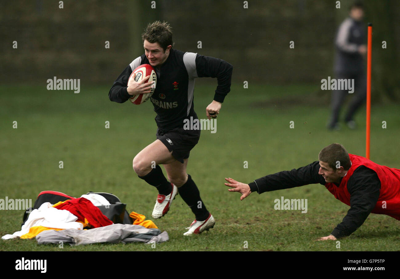 Rugby Union - RBS 6 Nations Championship 2005 - Wales Training - Sophia Gardens. Shane Williams (L) del Galles in azione durante una sessione di allenamento. Foto Stock