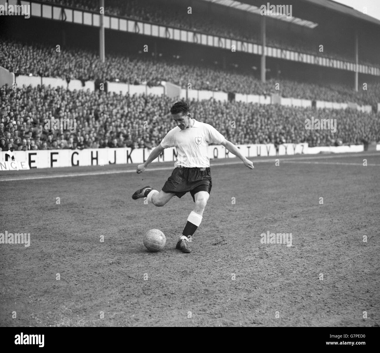 Dave Mackay di Tottenham Hotspur, che deve giocare nella metà sinistra per la Scozia quando si trovano di fronte all'Inghilterra a Wembley. Foto Stock