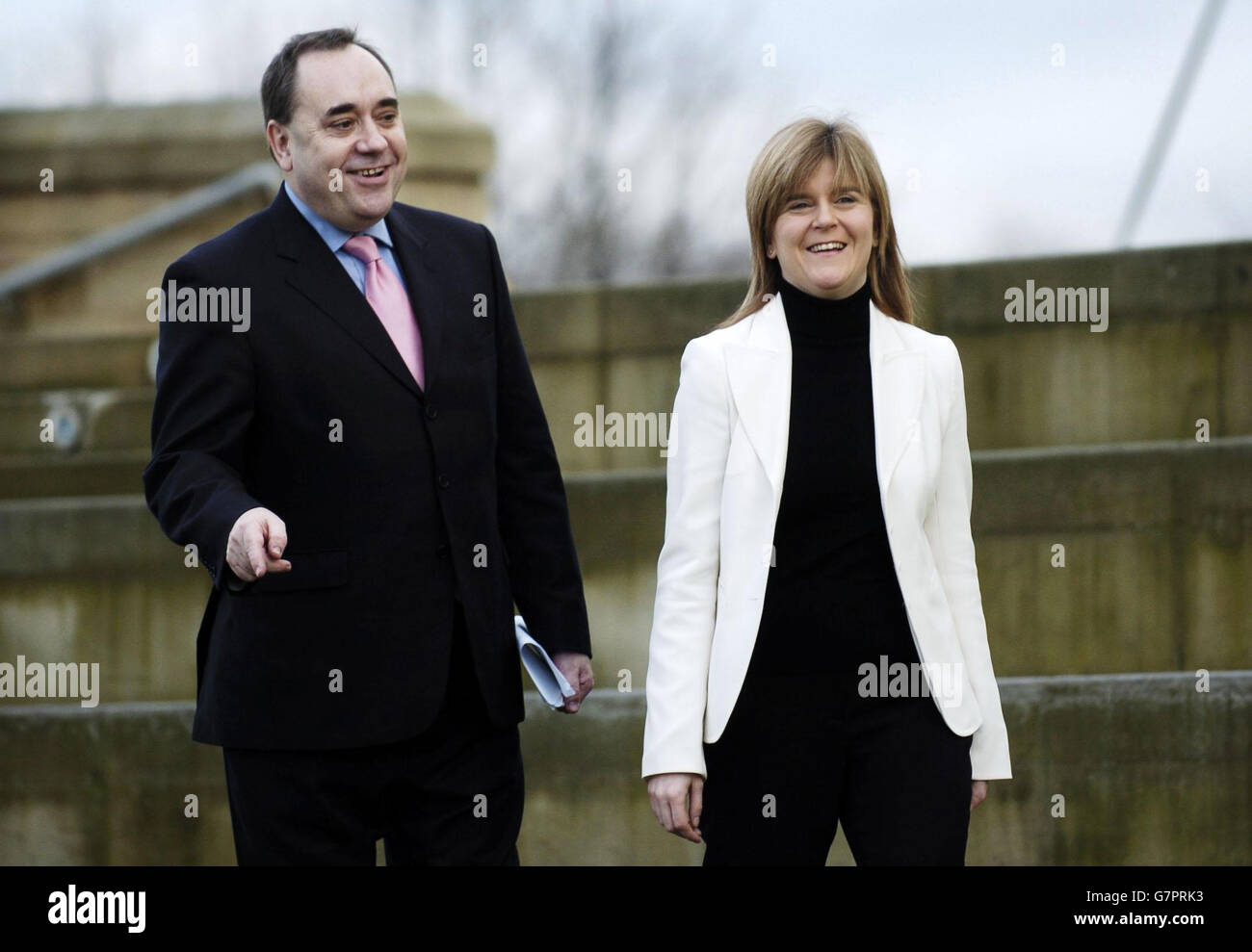Il vice leader Nicola Sturgeon e leader del partito nazionale scozzese Alex Salmond dopo il suo discorso di lancio della campagna. Foto Stock